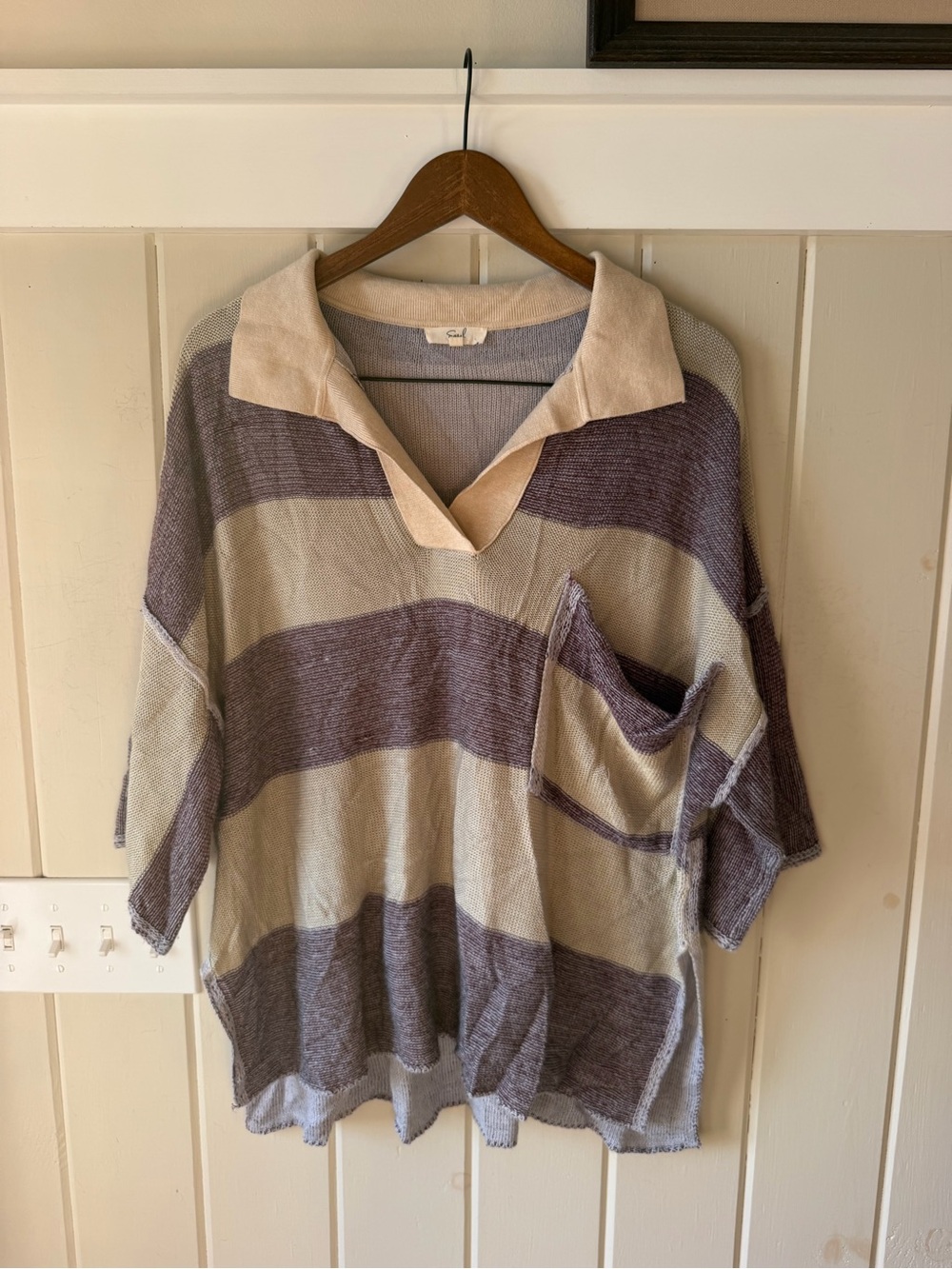 easel Striped *Oversized* V-Neck Knit Top in Beige & Purple, Size S